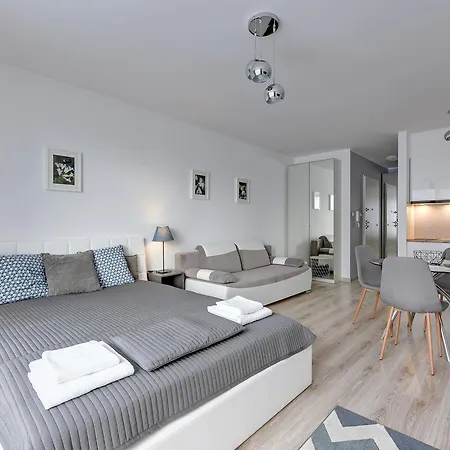 Apart-hotel Tartaczna 3*