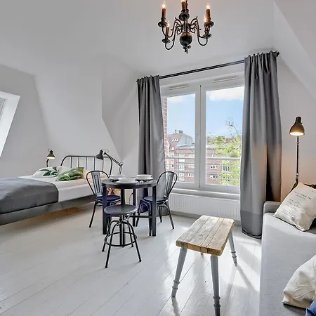 Apart-hotel Tartaczna 3*